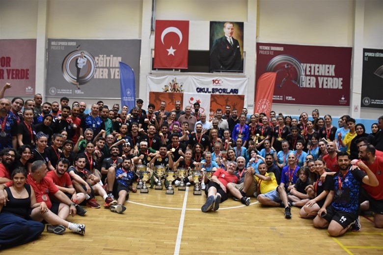 İşitme Engelliler Hentbol Türkiye Şampiyonası Afyonkarahisar’da Sona Erdi