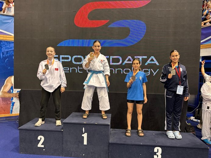 Zeynep Naz Kahvecigil, 29. Balkan Çocuklar Karate Şampiyonası’nda Gümüş Madalya Kazandı