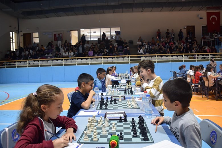 Minikler Satranç Turnuvası Çiğiltepe Spor Salonu’nda Gerçekleştirildi
