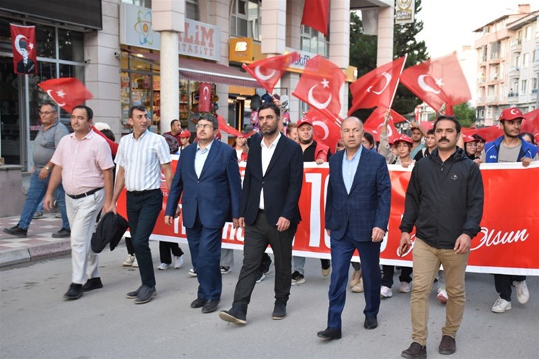 30 Ağustos Zafer Haftası’nda Şuhut’ta Gençlerle Yürüyüş