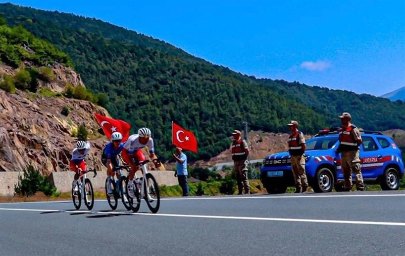  Büyük Taarruz Bisiklet Turu Coşkuyla Başladı