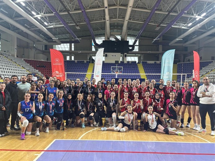 Okul Sporları Genç Kızlar ve Genç Erkekler Voleybol Müsabakaları Afyonkarahisar’da Sona Erdi