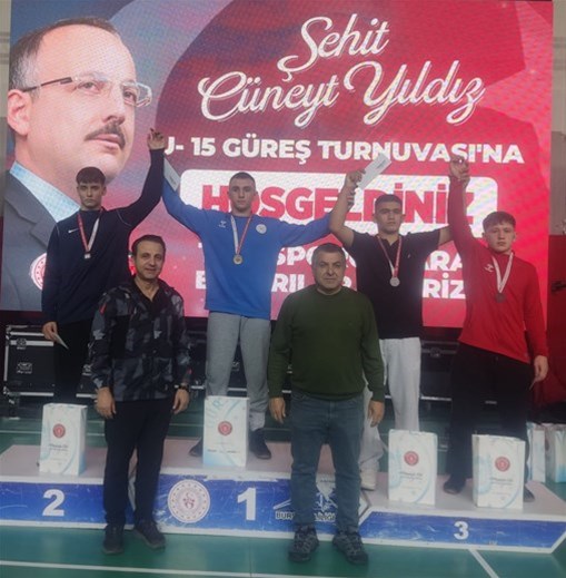  Bursa’da Düzenlenen Cüneyt Yıldız U-15 Güreş Turnuvasında Afyonkarahisarlı Sporcumuzdan Önemli Başarı