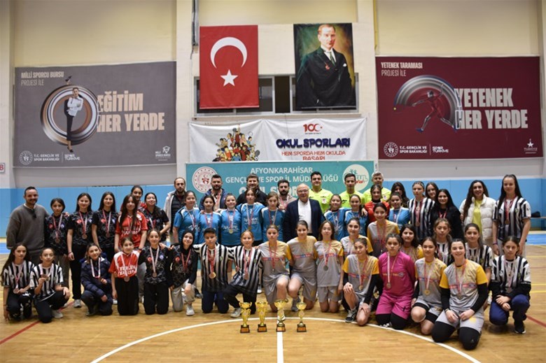 Afyonkarahisar’da Okul Sporları Yıldız Kızlar Futsal Müsabakaları Sona Erdi