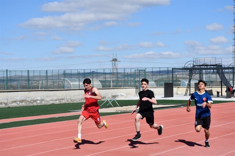 Okul Sporları Atletizm Müsabakaları Afyonkarahisar’da Tamamlandı