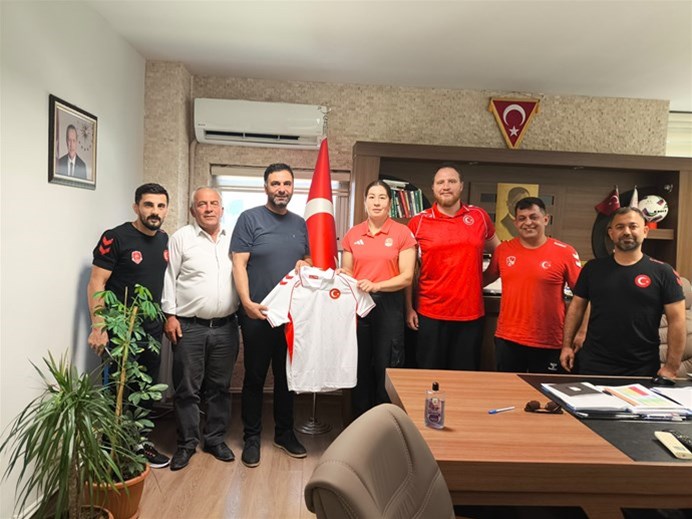 U-20 Kadın Güreş Milli Takımı Dünya Şampiyonası Hazırlıklarını Afyonkarahisar'da Sürdürüyor